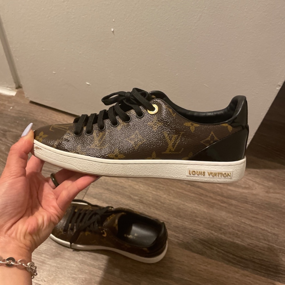 LOUIS VUITTON Patent Monogram Frontrow Sneakers 37 - Picture 3 of 7